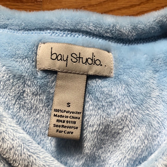 Fluffy fuzzy soft baby blue sweater - Picture 4 of 6